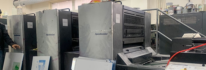 畫冊彩頁印刷企業(yè)應(yīng)該如何進(jìn)行制作？(圖1)